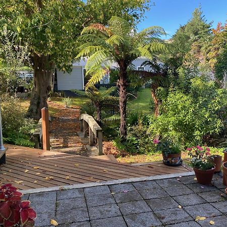 וונגאנואי Superb Studio Retreat With Spa, Pool & Bbq Access מראה חיצוני תמונה