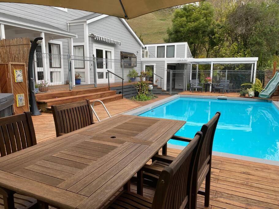 וונגאנואי Superb Studio Retreat With Spa, Pool & Bbq Access מראה חיצוני תמונה