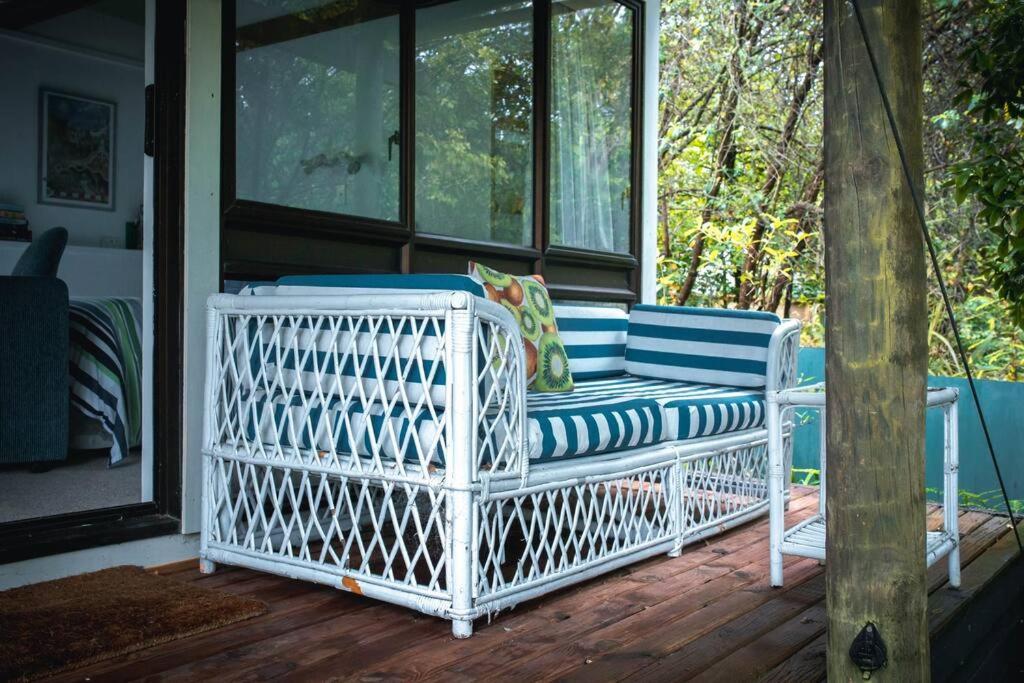 וונגאנואי Superb Studio Retreat With Spa, Pool & Bbq Access מראה חיצוני תמונה